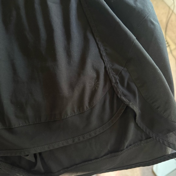 Athleta Mesh Racer Run Shorts 3" XL Black - Picture 4 of 5